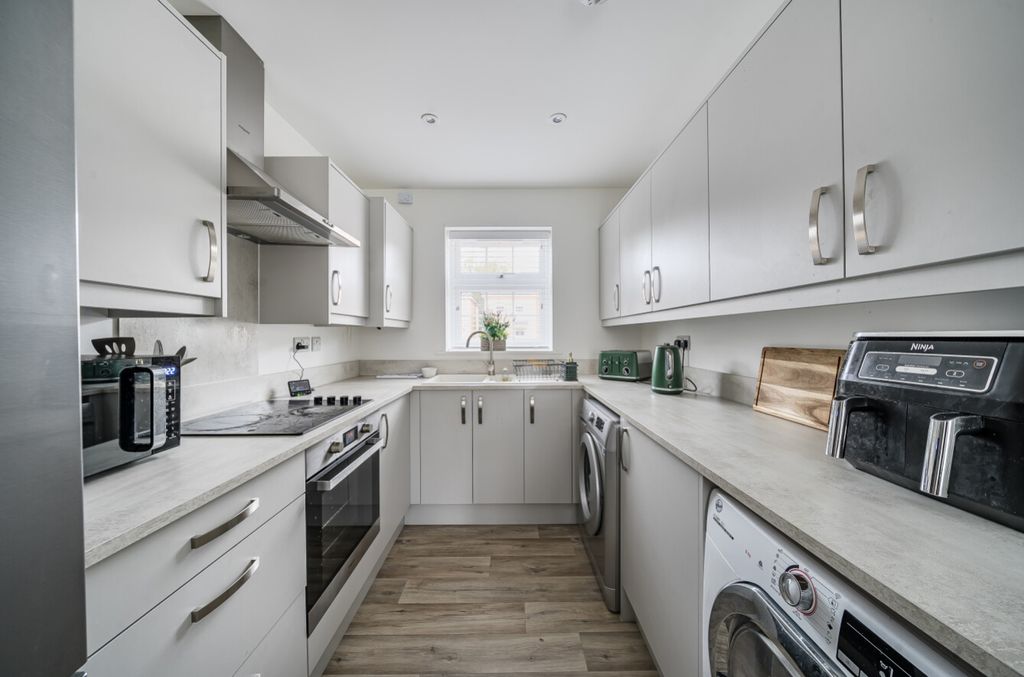 Property photo 3 of 20 1369357-12-68Ef88Ced3Cb8