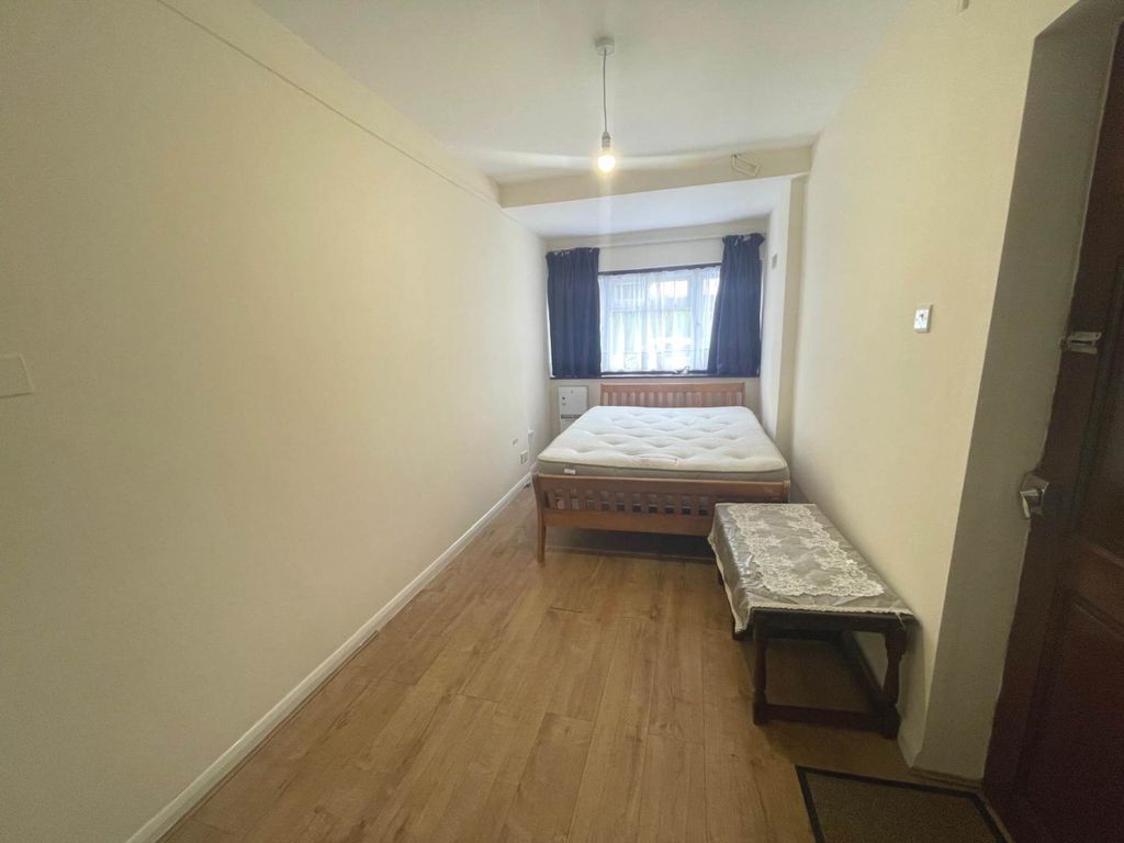 Property photo 1 of 3