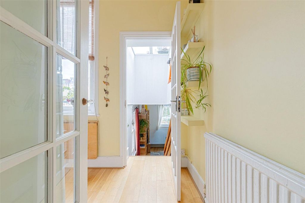 Property photo 3 of 6 Picture No. 29