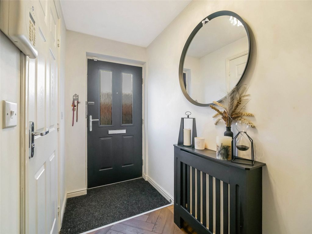 Property photo 2 of 19 Picture No. 16