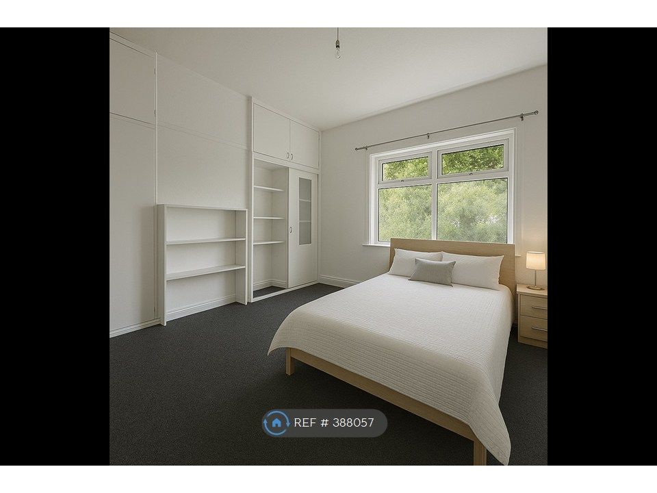 Property photo 2 of 10 Double Bedroom