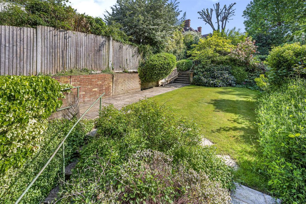 Property photo 2 of 16