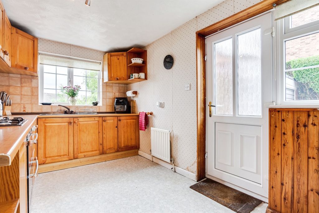 Property photo 3 of 16