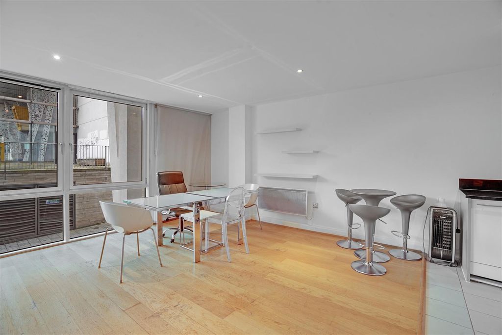 Property photo 2 of 15 02-544d81028-Mk-Pmsc-72 Visage Apartments-6.Jpg
