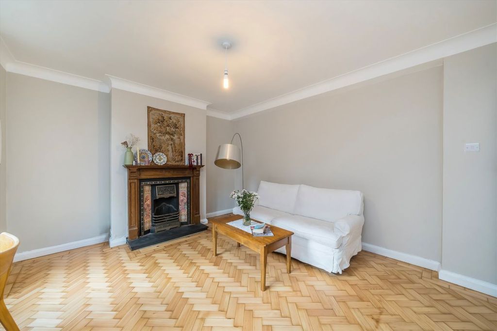 Property photo 2 of 6