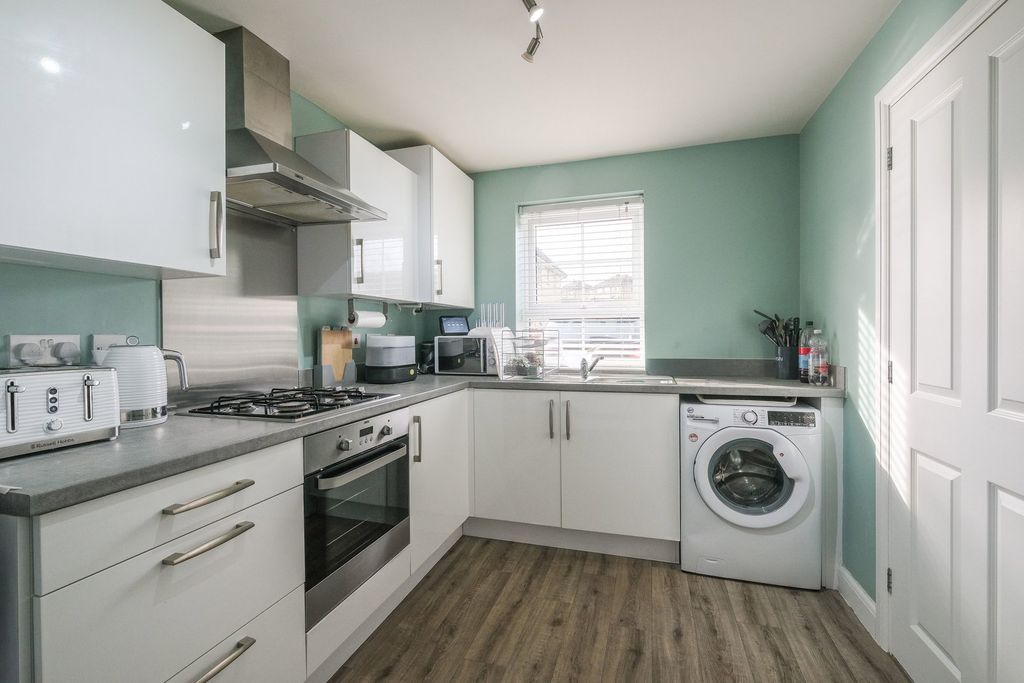 Property photo 3 of 20