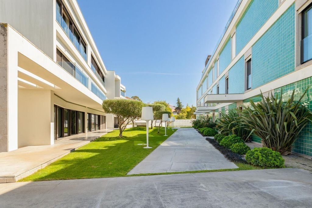 Property photo 1 of 50 4 Bedroom Duplex With Private Rooftop In Belém