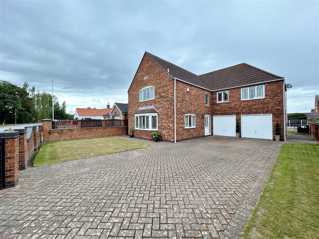 Property photo 1 of 32 Front External