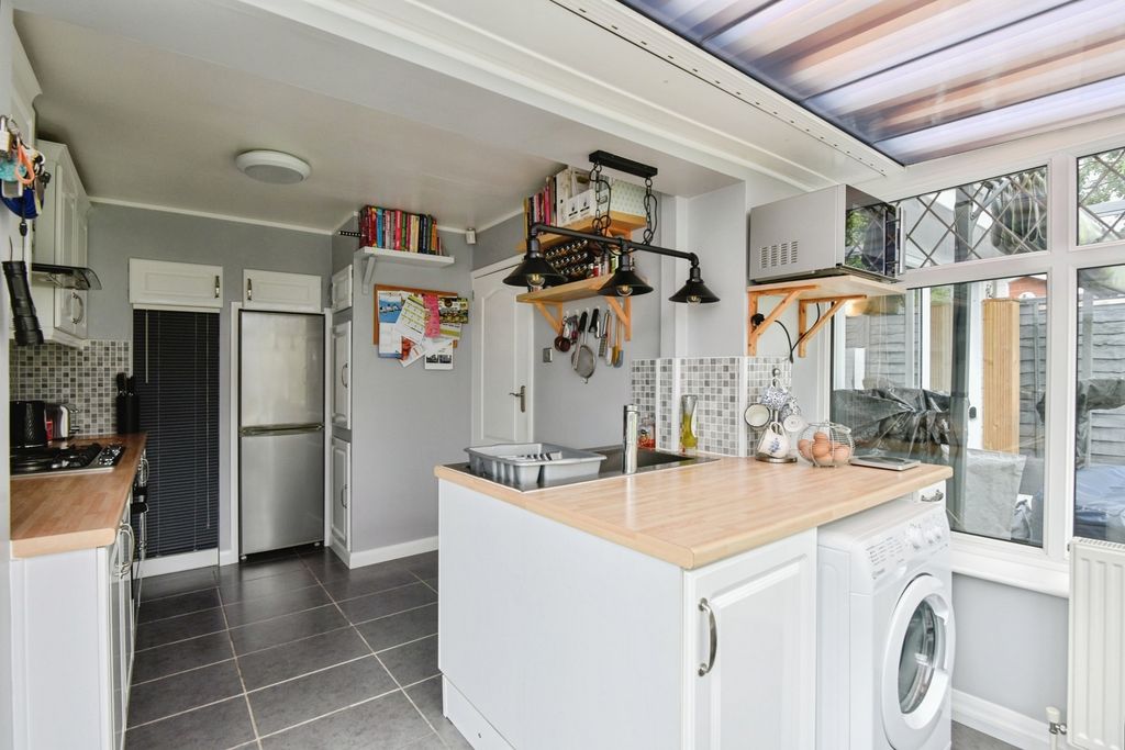 Property photo 2 of 25 Pbox-Img.Jpg