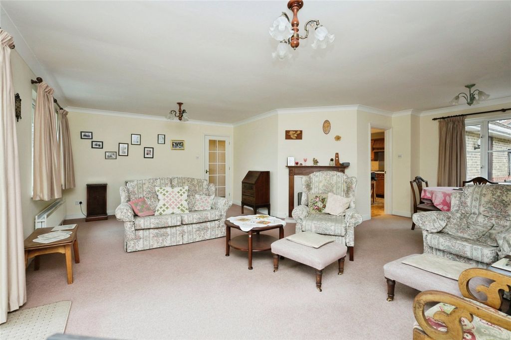 Property photo 2 of 12 Picture No. 10