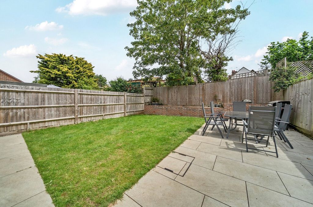 Property photo 2 of 27 Picture No. 35