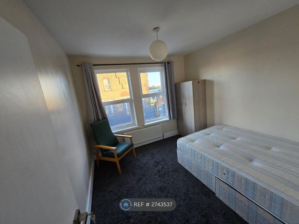 Property photo 3 of 9 Bedroom 1