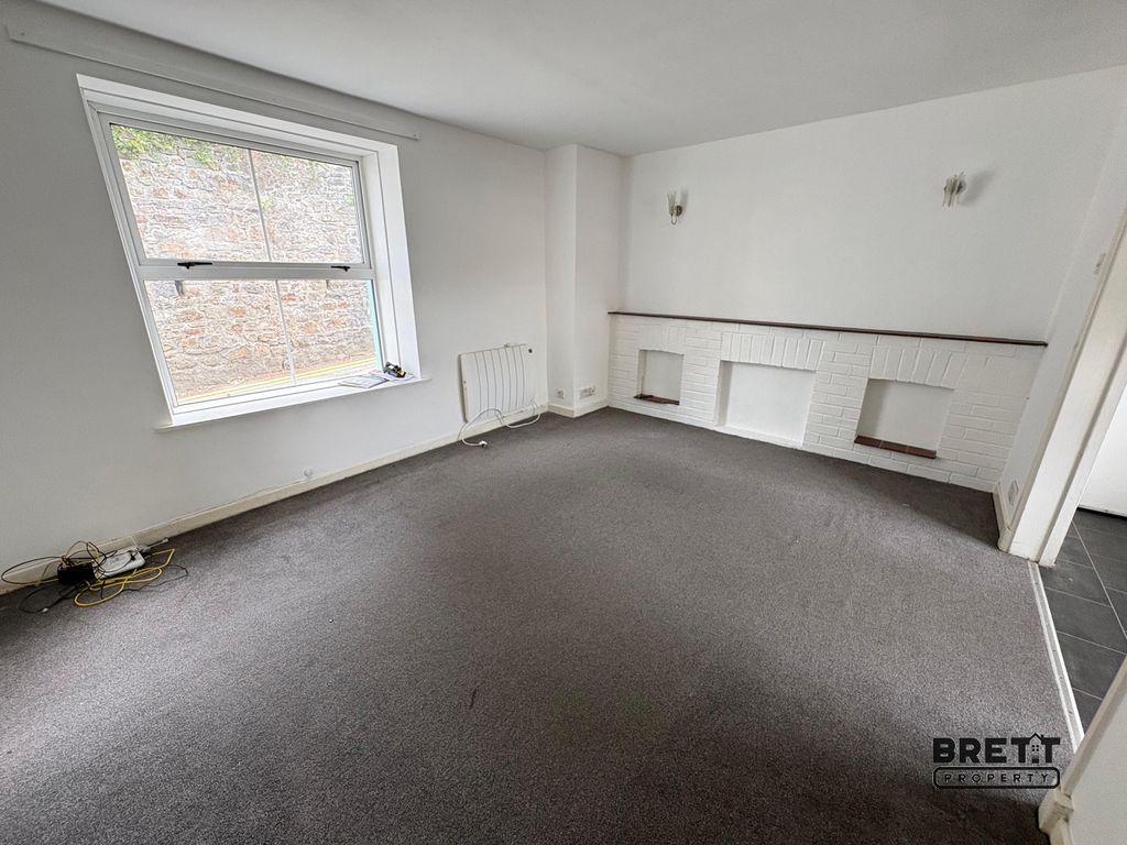 Property photo 3 of 8 Living Room