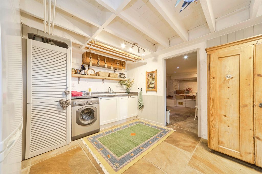 Property photo 2 of 24