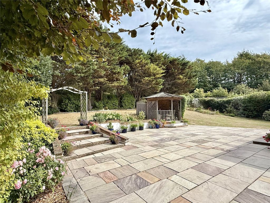 Property photo 3 of 19 Picture No. 02