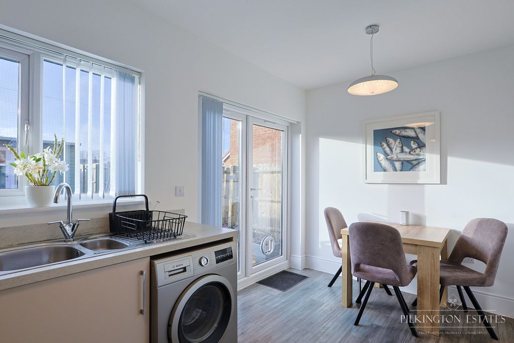 Property photo 3 of 11 4728664