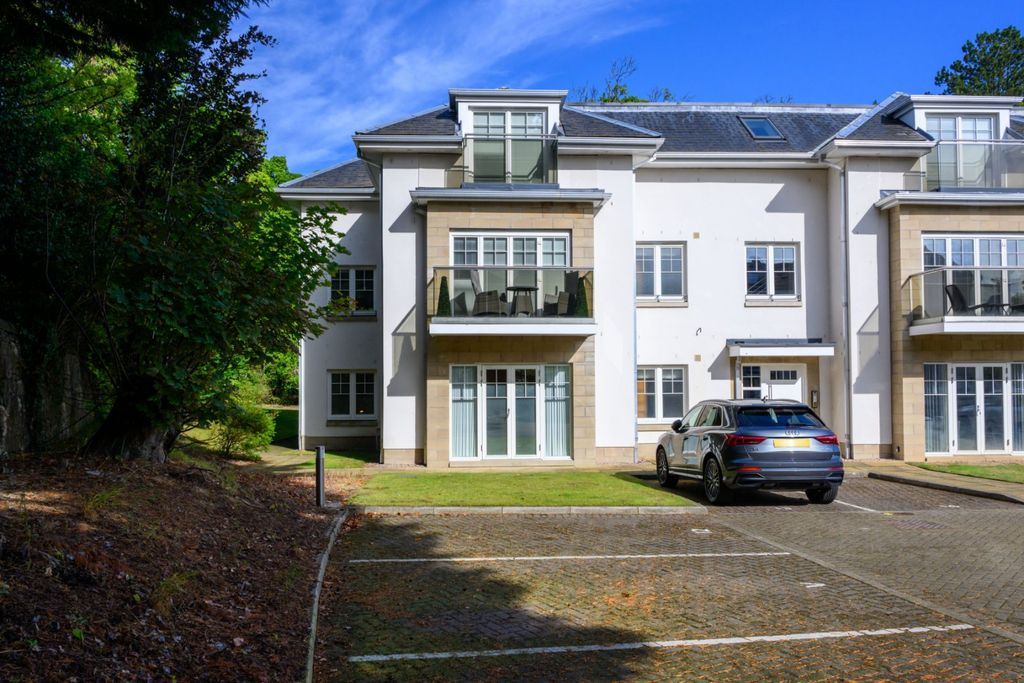 Property photo 1 of 20 12 New Park Place