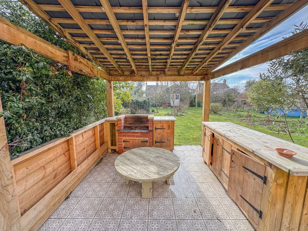 Property photo 3 of 44