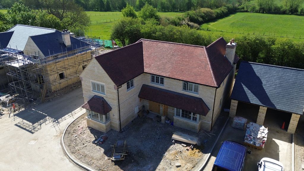 Property photo 2 of 19