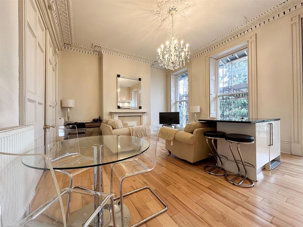 Property photo 2 of 8 Sitting Room