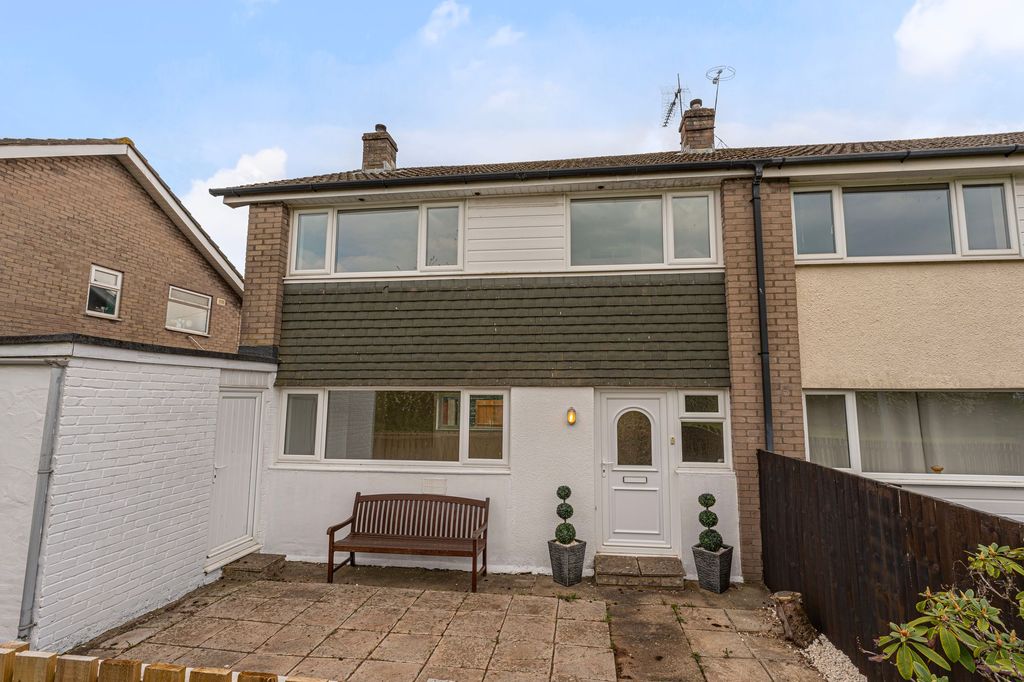 Property photo 1 of 33