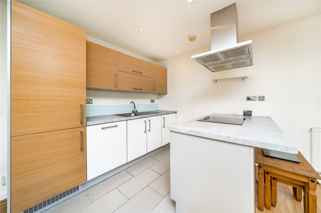 Property photo 3 of 7 Kitchen