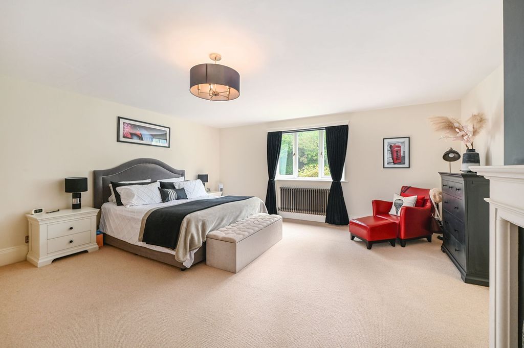 Property photo 3 of 18