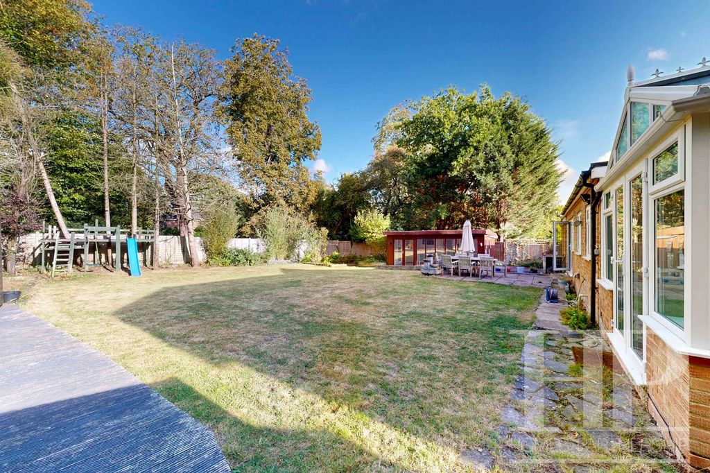 Property photo 3 of 35