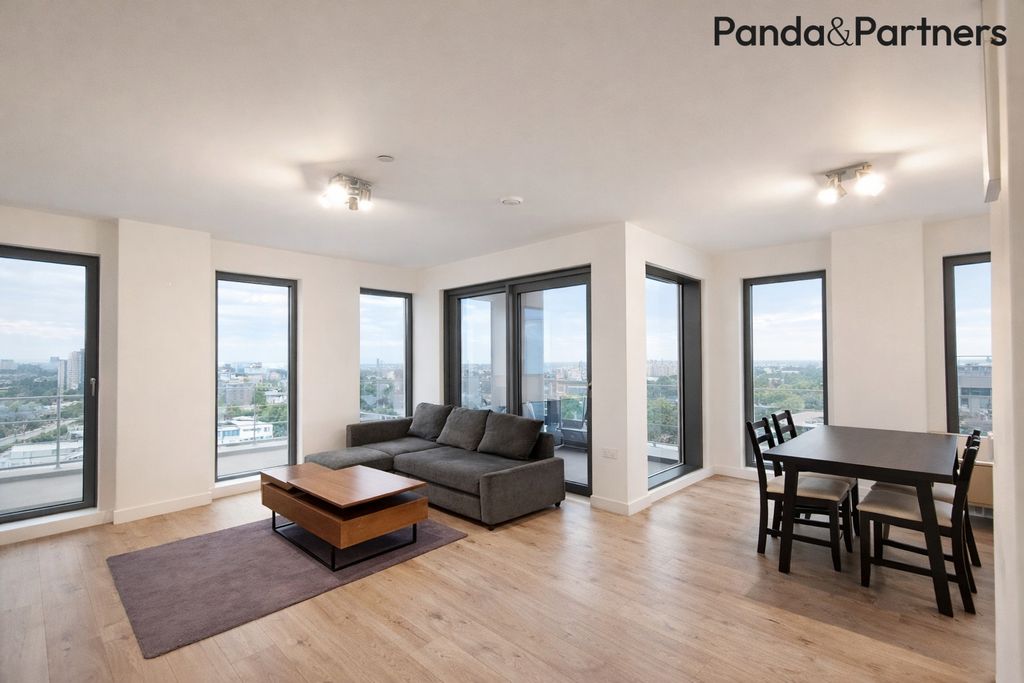 Property photo 3 of 7 Photo