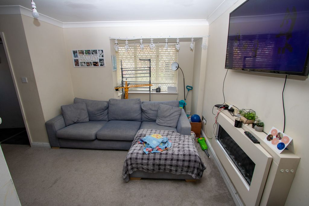 Property photo 2 of 15