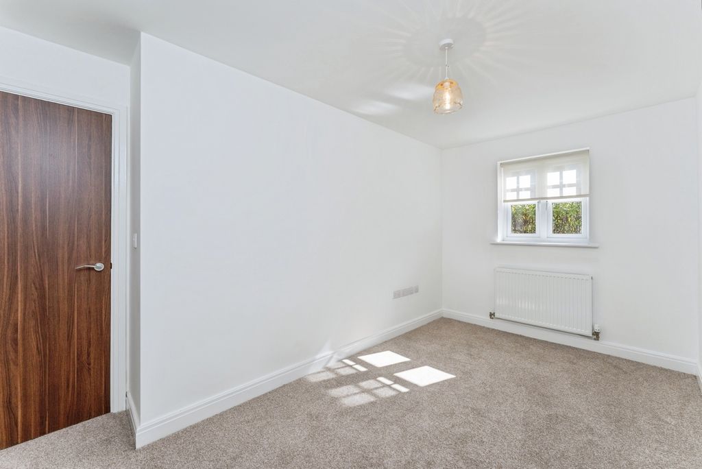 Additional image 11 of 2 bed flat for saleUpton Grange, Chester, Cheshire CH2