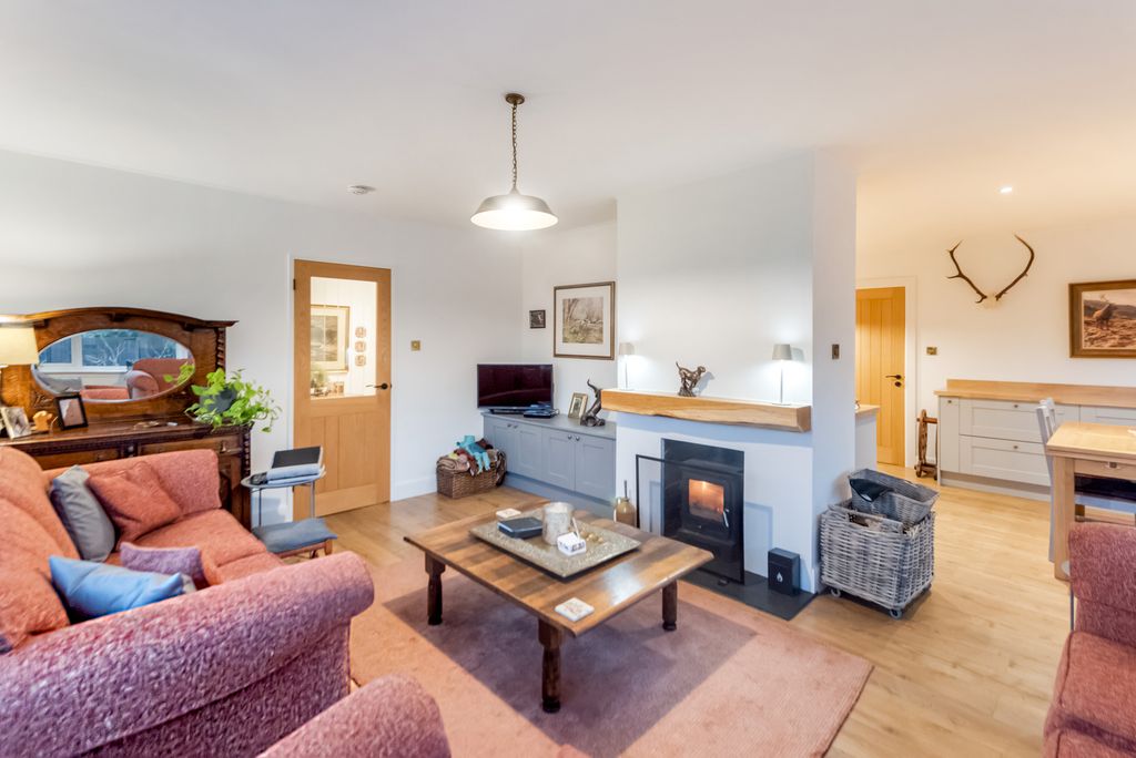 Property photo 3 of 45