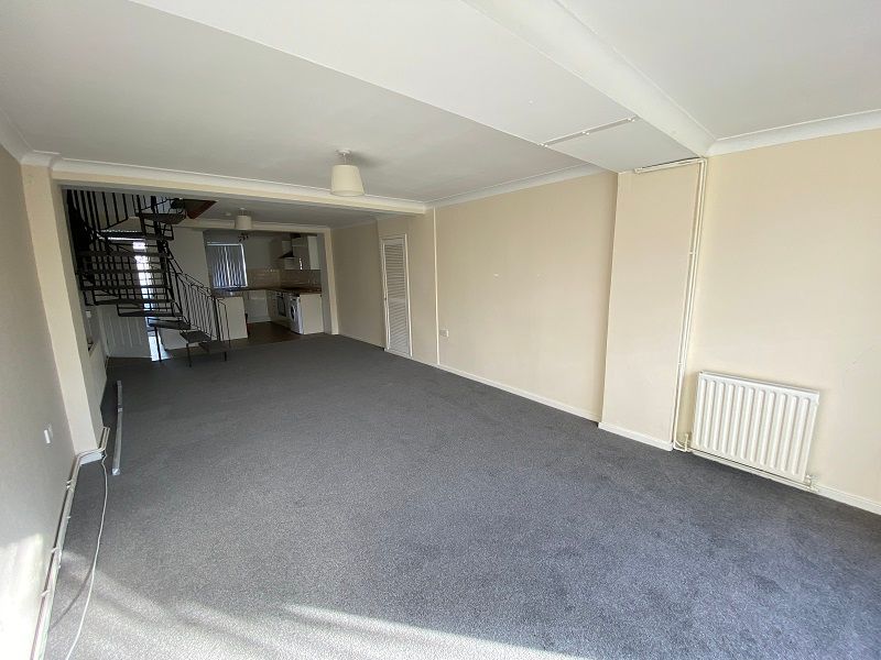 Property photo 3 of 7 Living Room