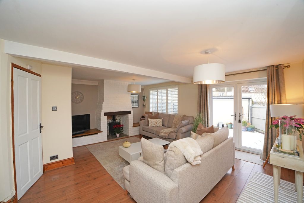 Property photo 3 of 14