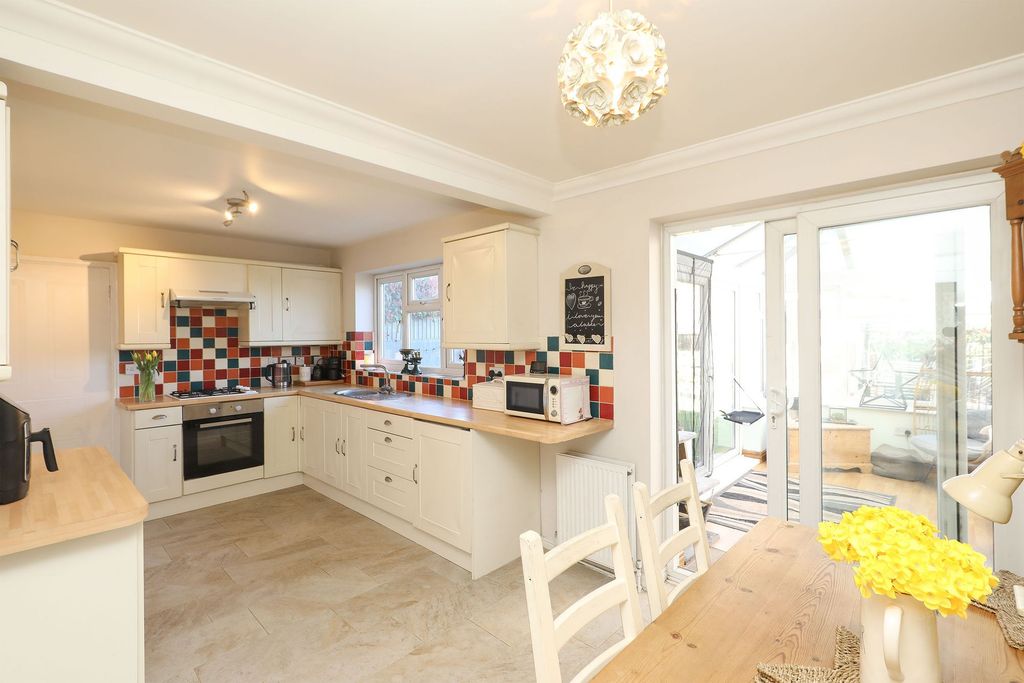 Property photo 3 of 24