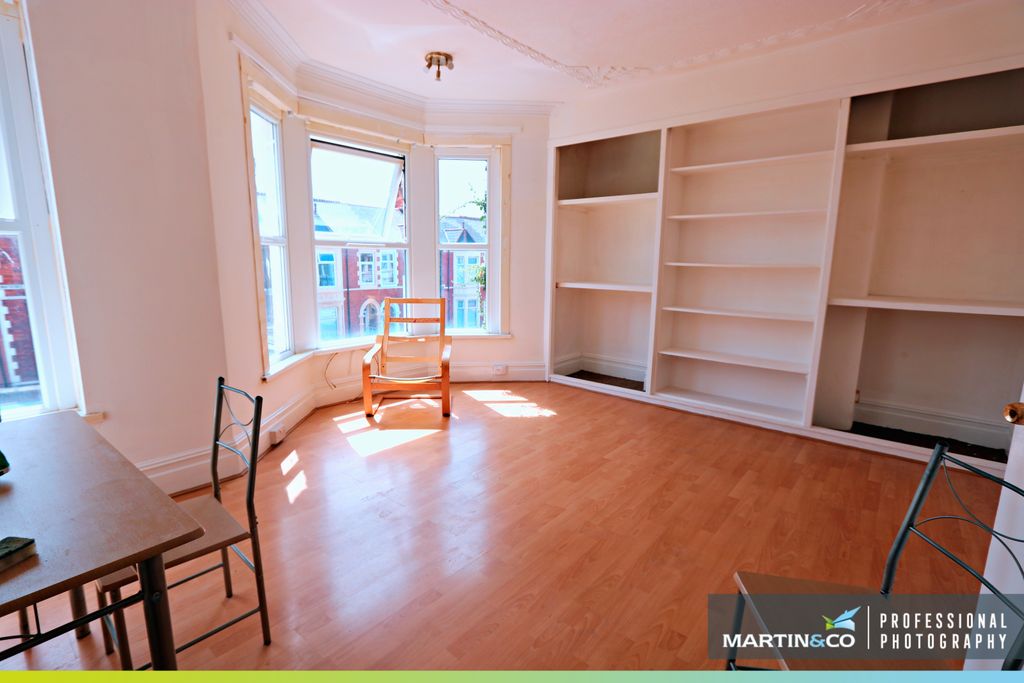 Property photo 2 of 8