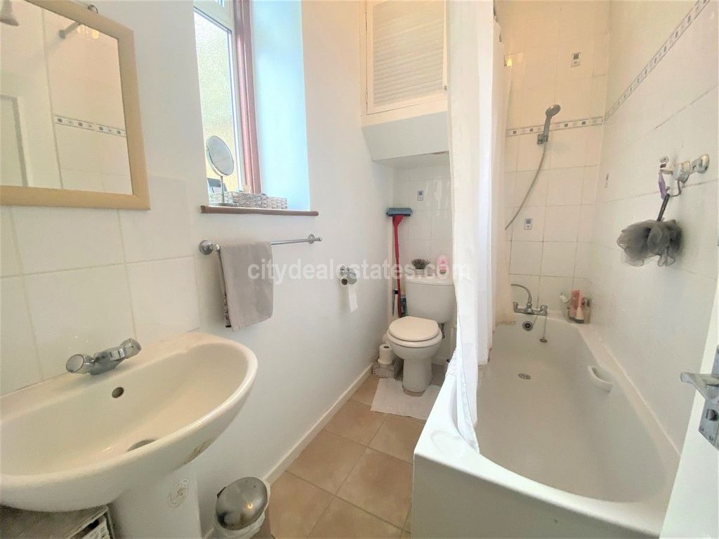 Property photo 3 of 3