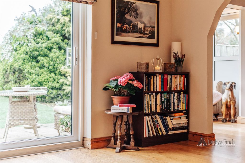 Property photo 3 of 19 Amberley House -12.Jpg