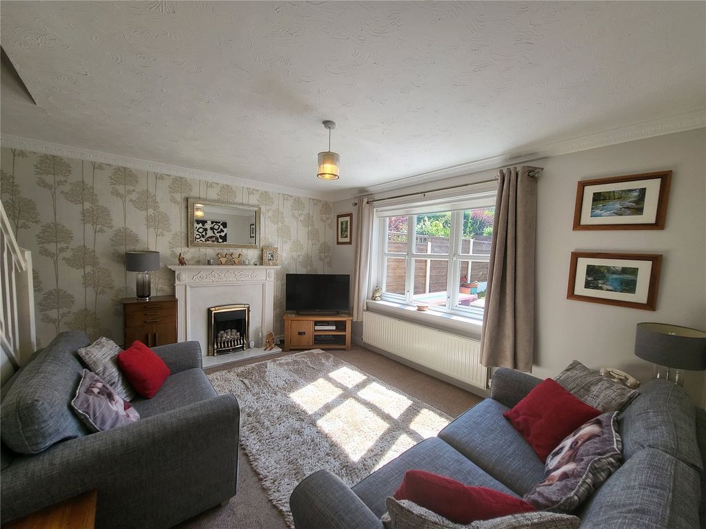 Property photo 2 of 15 Lounge