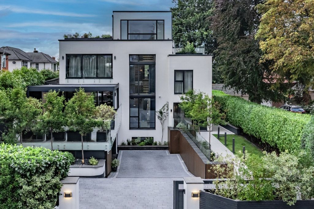 Property photo 1 of 35 15 Broadway