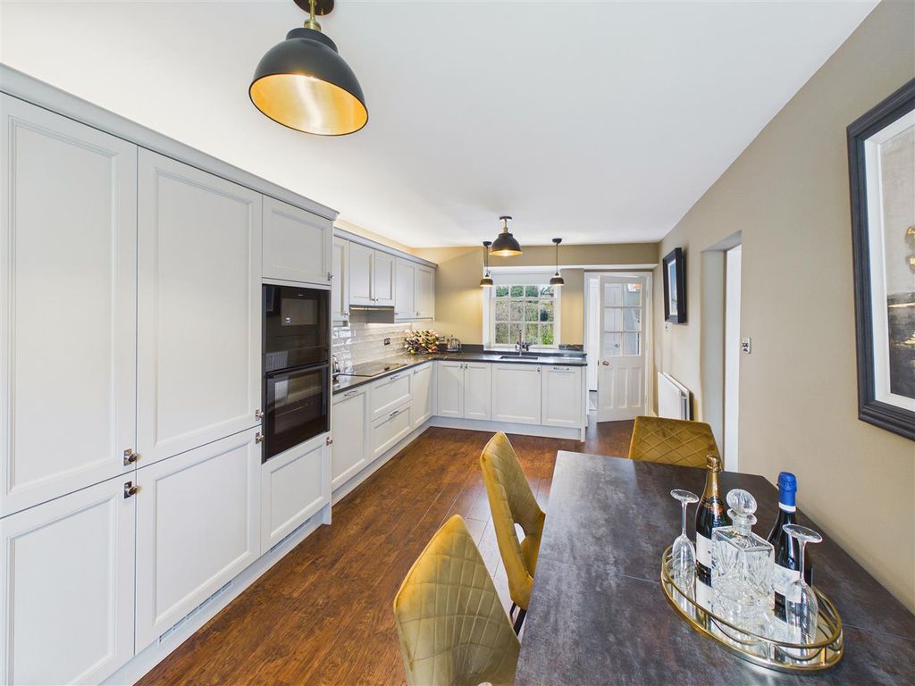 Property photo 3 of 16 Dining Kitchen