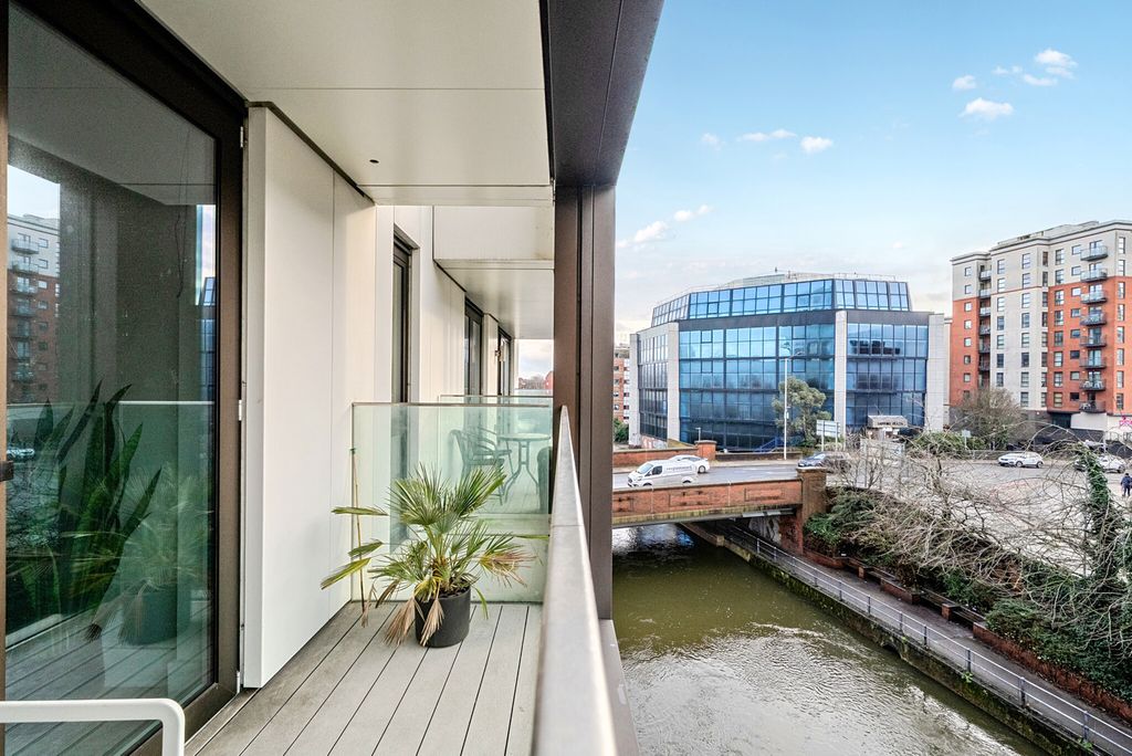 Property photo 3 of 21 1408573-11-6989B2...