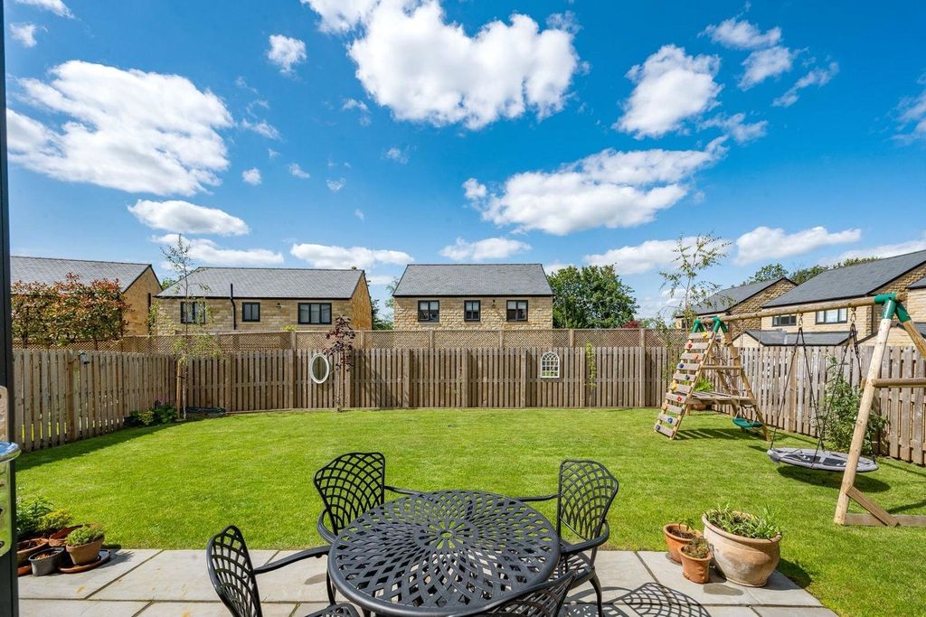 Property photo 3 of 29 Rear Garden