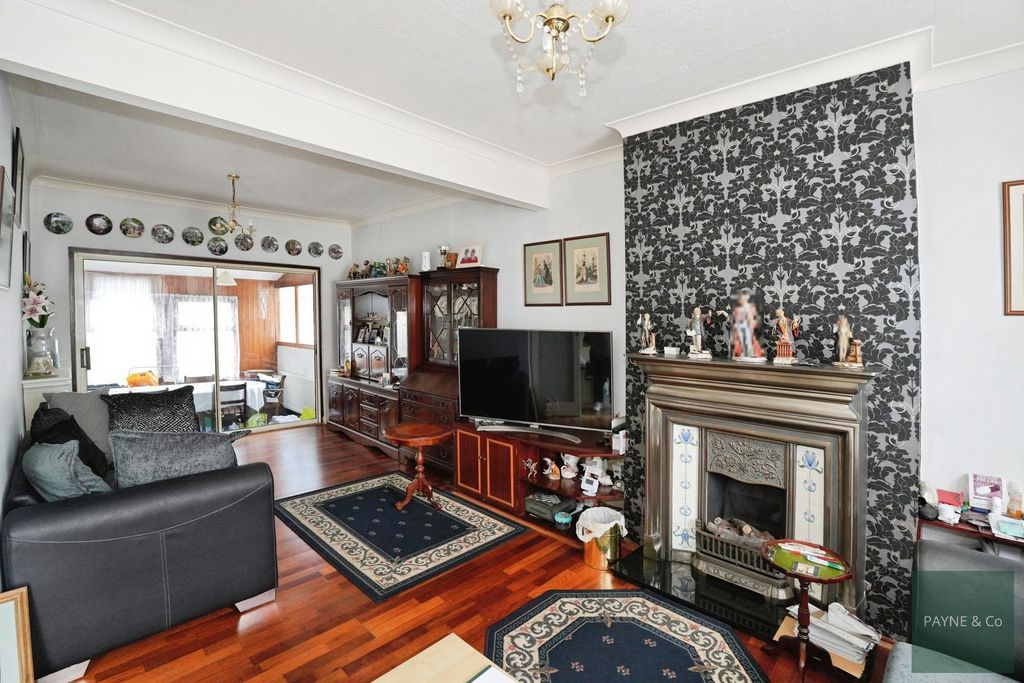 Property photo 3 of 15