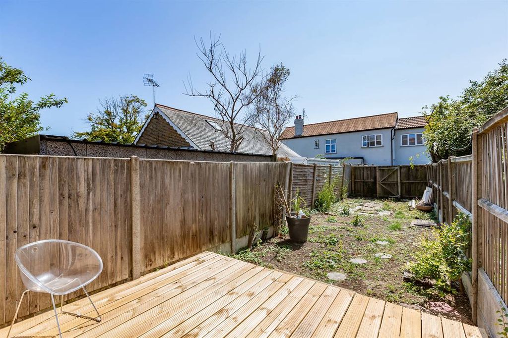 Property photo 3 of 14