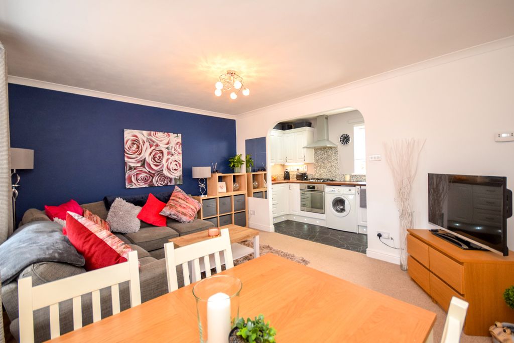 Property photo 2 of 12