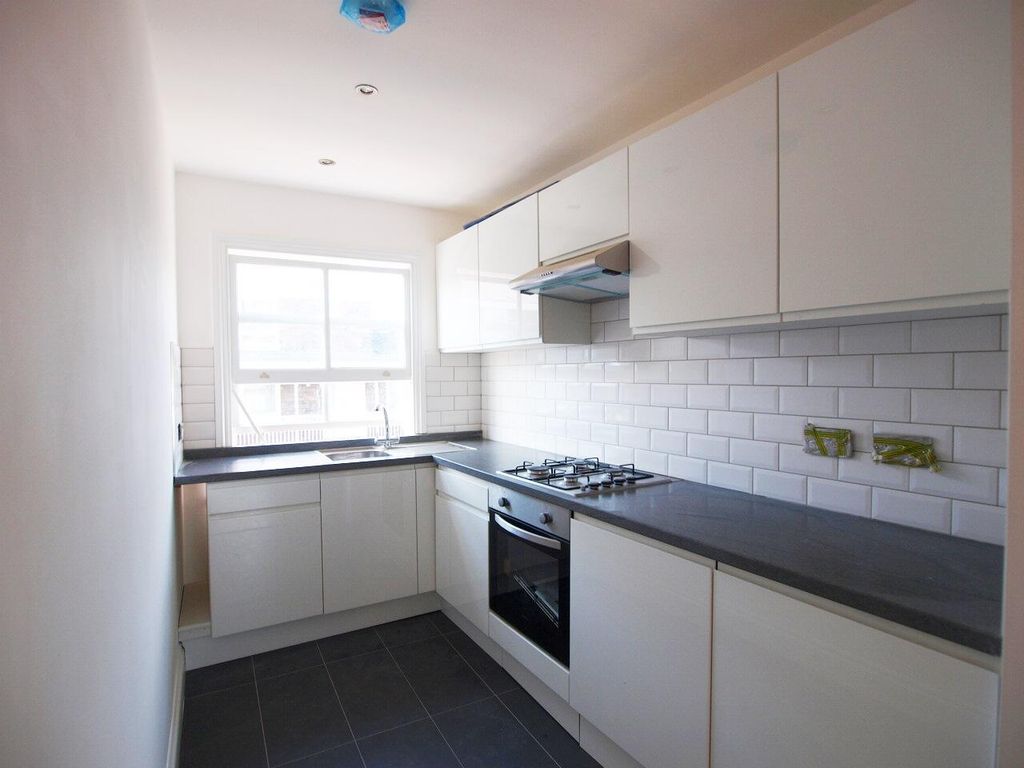 Property photo 2 of 14 Kitchen