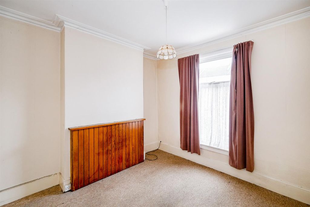 Property photo 2 of 26