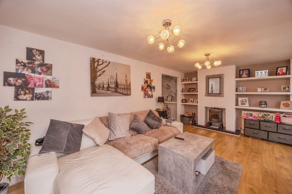 Property photo 2 of 24