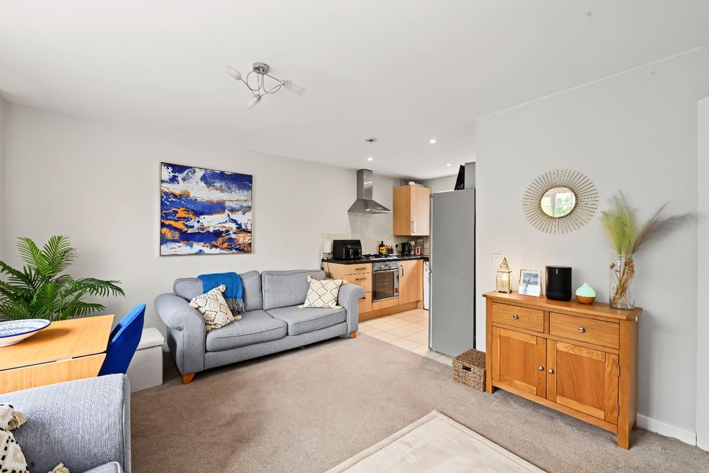 Property photo 2 of 10 5301591
